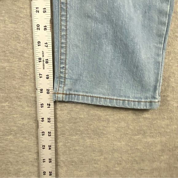 Axcess by Liz Claiborne Womens Straight Leg Capri Jeans Size 4 - Picture 5 of 11